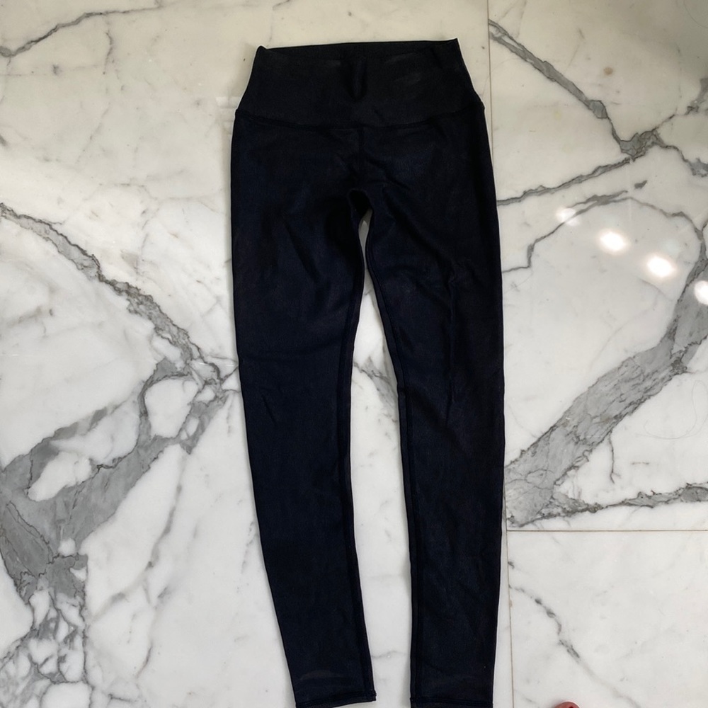 Alo textured black leggings, S